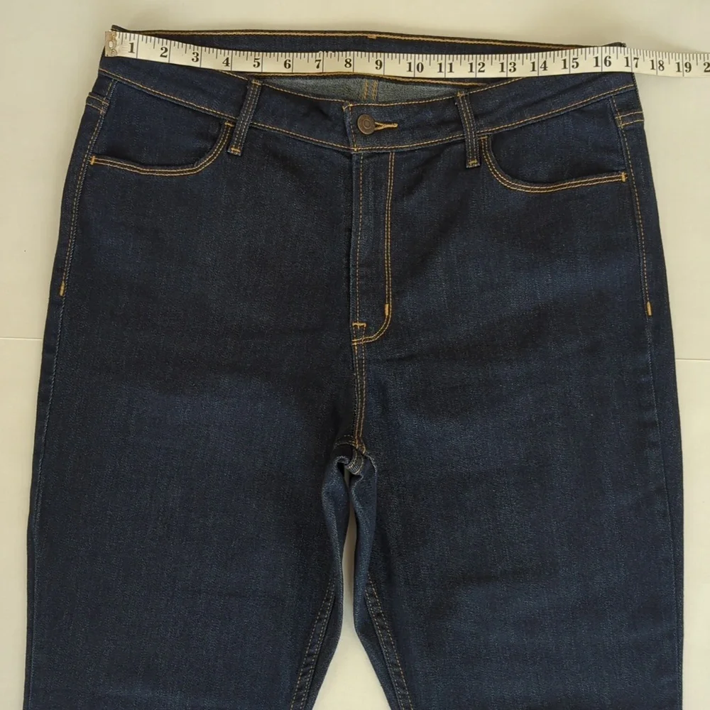 NWOT Old Navy High-Rise Wow Straight Denim Mom Jeans 14 Dark Wash Blue Pockets - Picture 11 of 13